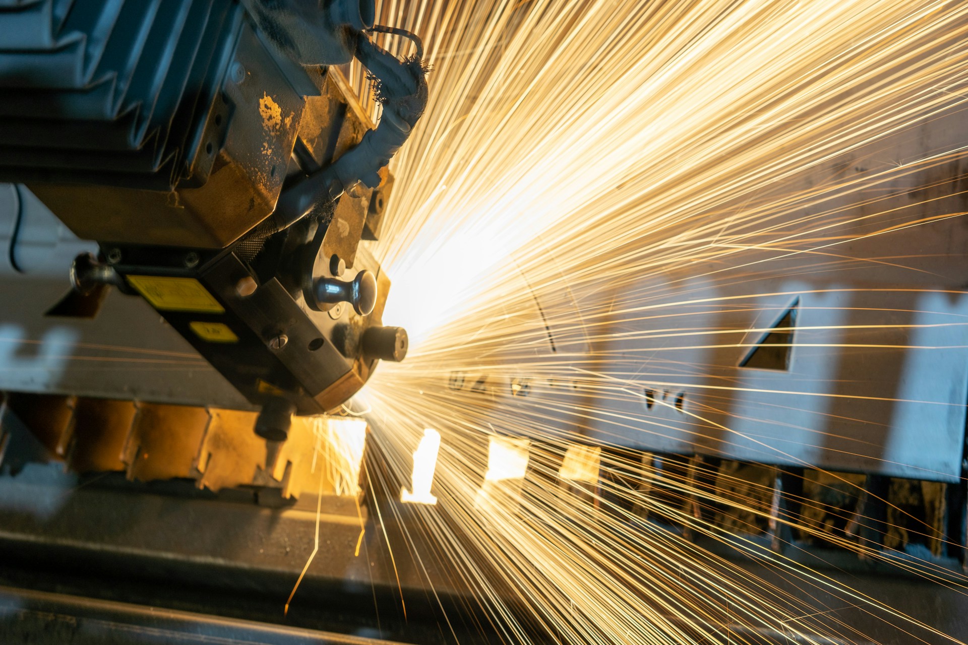 SAP manufacturing consultants improving production planning and shop-floor operations